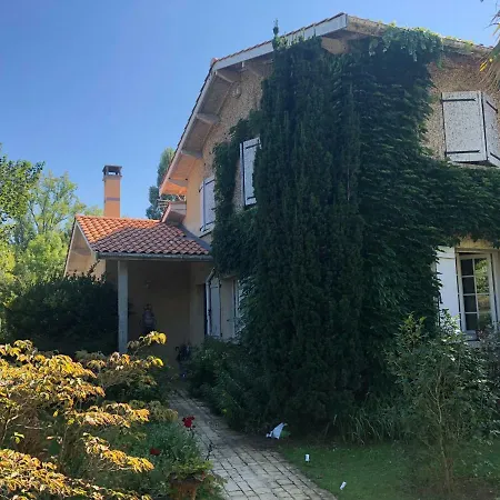 L'eau Bourde Bed & Breakfast Gradignan