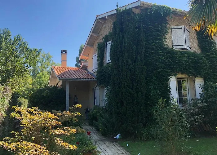 L'eau Bourde Frühstückspension Gradignan