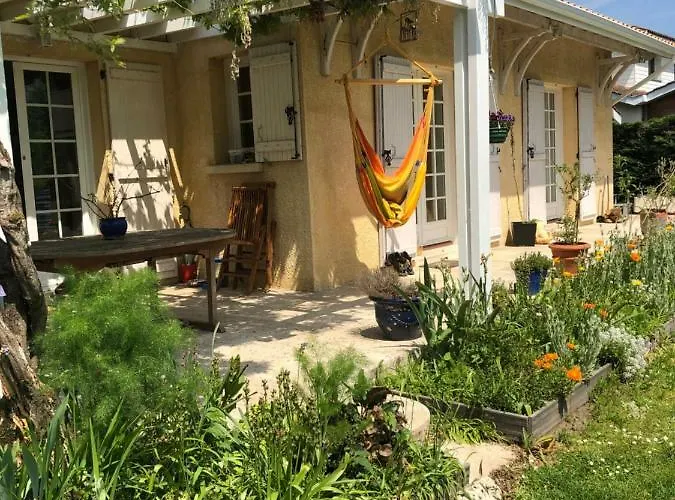 L'eau Bourde Bed & Breakfast Gradignan